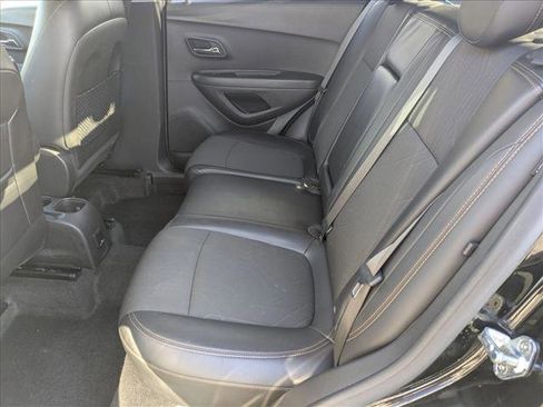 Used 2019 Chevrolet Trax LT w/ LT Convenience Package image 17