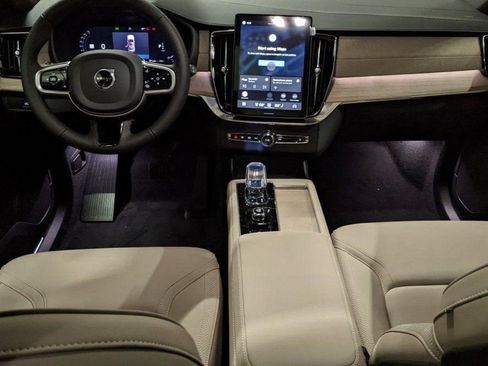 New 2026 Volvo XC90 B6 Plus w/ Protection Package Premier image 13