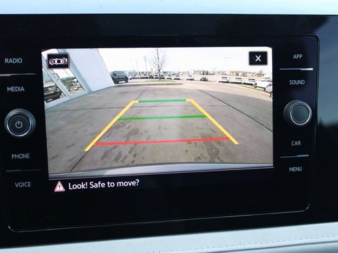 Certified 2025 Volkswagen Taos SE image 13