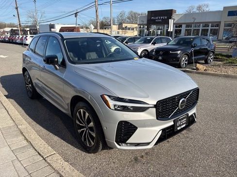 Used 2025 Volvo XC60 B5 Plus AWD/4WD image 7