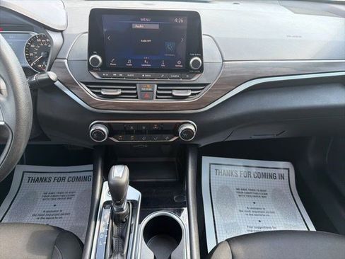 Used 2024 Nissan Altima 2.5 SV FWD image 21