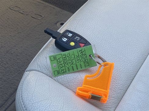 Used 2006 Volvo C70 T5 image 29