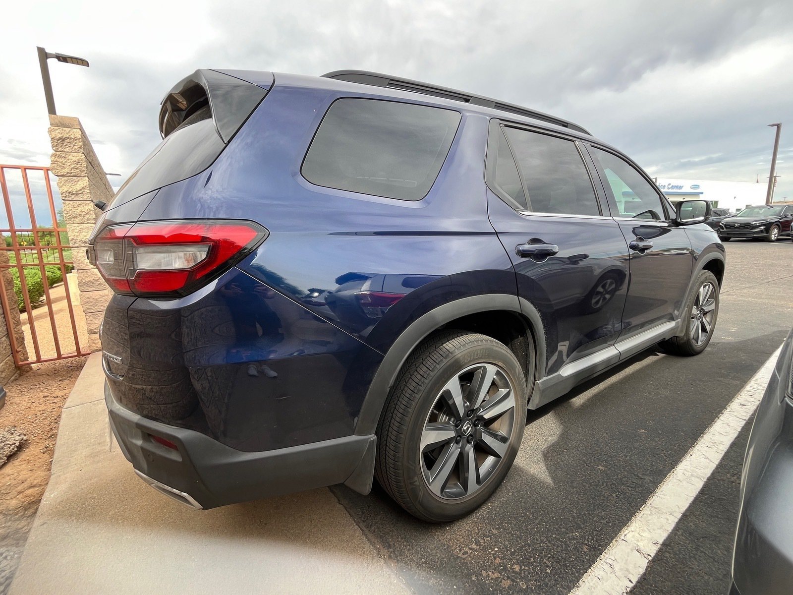 Used 2024 Honda Pilot Touring image 4