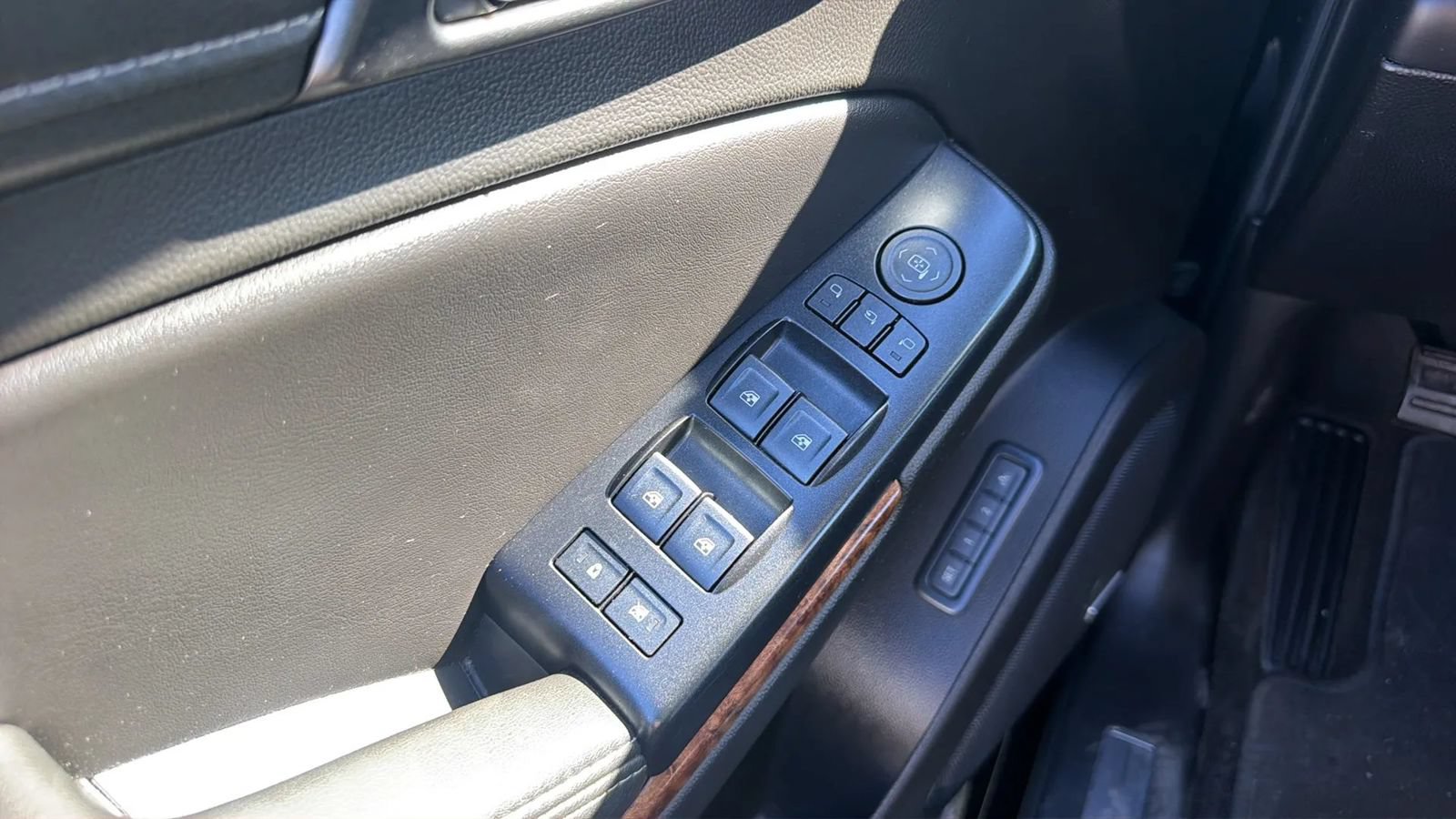 Used 2018 Chevrolet Tahoe Premier AWD/4WD image 22