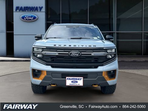Used 2025 Ford Expedition Tremor AWD/4WD image 2