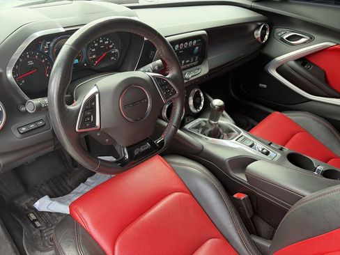 Used 2017 Chevrolet Camaro LT RWD image 11
