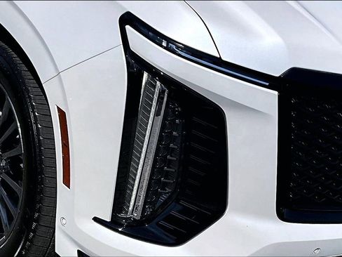 Certified 2025 Cadillac Escalade Sport Platinum AWD/4WD image 33