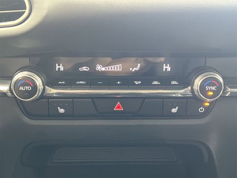 Used 2024 MAZDA CX-30 AWD 2.5 S w/ Premium Package image 18