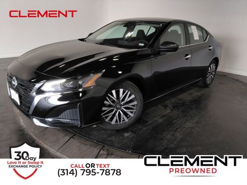 Used 2025 Nissan Altima 2.5 SV image 1