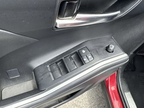 Used 2022 Toyota Highlander XLE FWD image 21