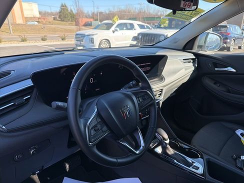 Used 2025 Buick Encore GX Preferred image 16