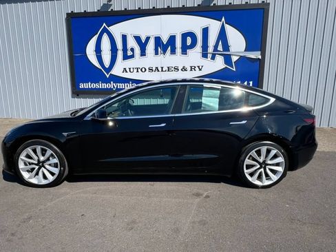 Used 2020 Tesla Model 3 Standard Range Plus RWD image 16