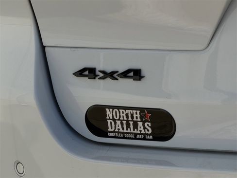 New 2025 Jeep Grand Cherokee L Altitude image 9