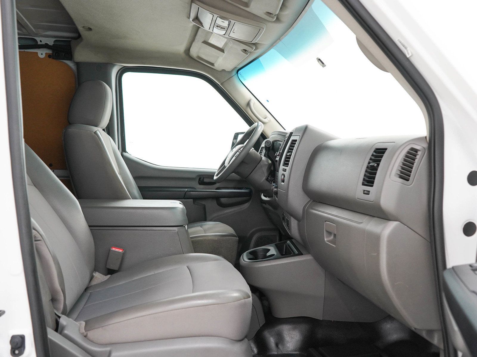 Used 2018 Nissan NV 2500 SV w/ Navigation Package RWD image 12