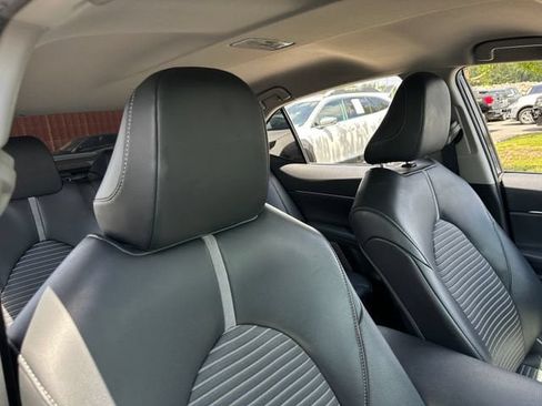 Used 2021 Toyota Camry SE w/ Convenience Package FWD image 31