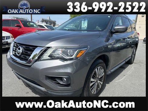 Used 2019 Nissan Pathfinder SV image 1