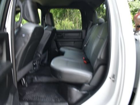 Used 2022 RAM 2500 Tradesman w/ Chrome Appearance Group AWD/4WD image 12