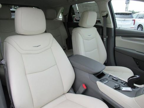 New 2025 Cadillac XT5 Premium Luxury w/ Technology Package image 9