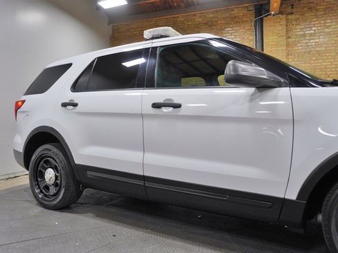 Used 2017 Ford Explorer 4WD Police Interceptor image 9