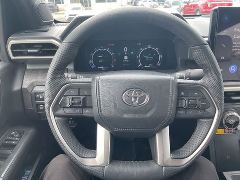 Used 2024 Toyota Tacoma Limited w/ Limited Package (LT) AWD/4WD image 17