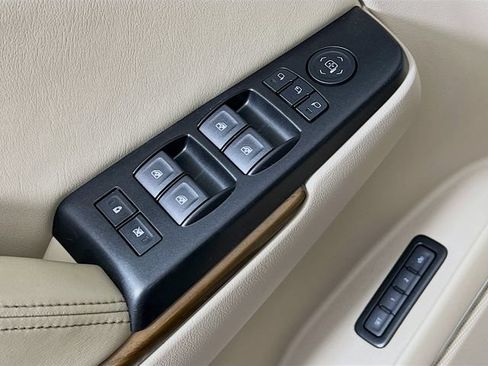 Used 2020 GMC Yukon XL Denali AWD/4WD image 9