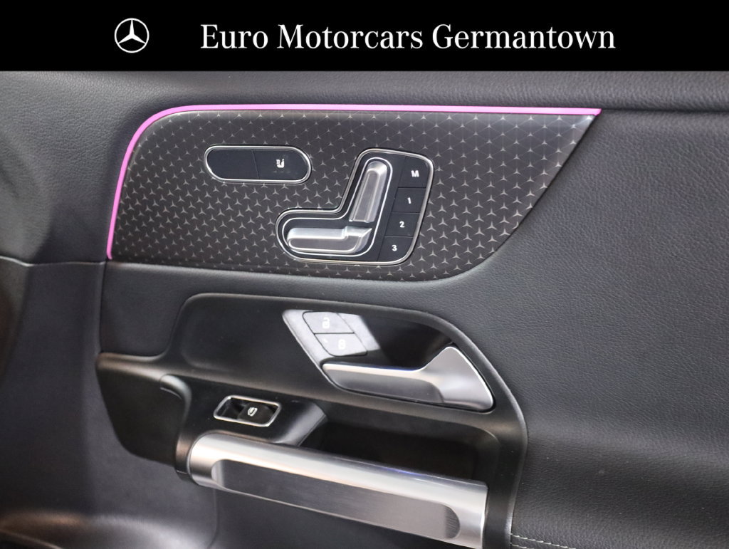 Used 2024 Mercedes-Benz EQB 300 4MATIC image 48