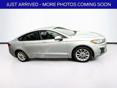 Used 2019 Ford Fusion SE FWD image 9