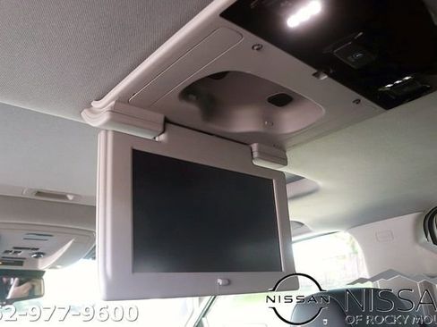 Used 2019 Chevrolet Suburban Premier AWD/4WD image 18