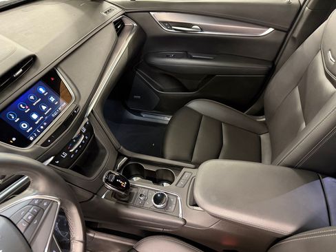Used 2023 Cadillac XT5 Luxury FWD image 38