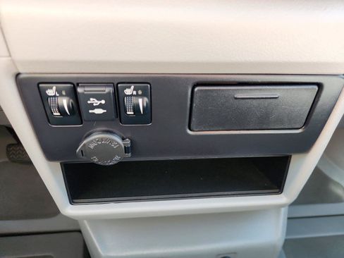 Used 2019 Toyota Sienna XLE w/ XLE Navigation Package FWD image 26