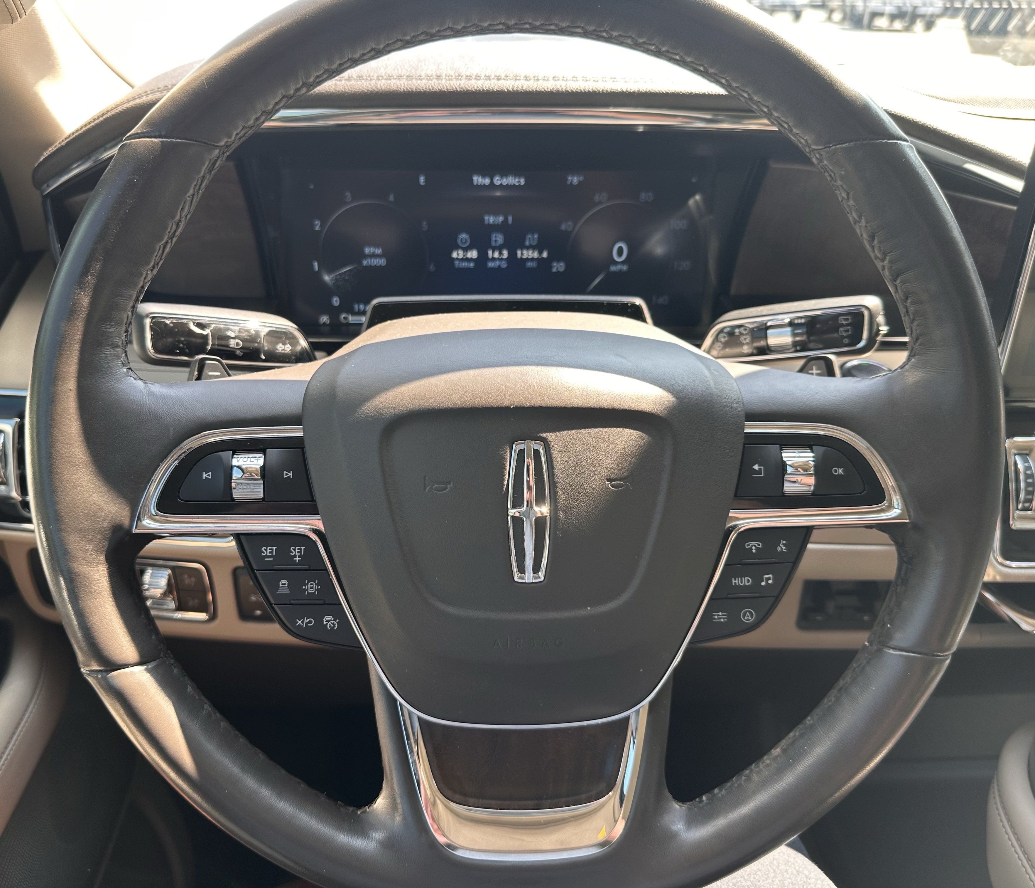 Used 2024 Lincoln Navigator L Reserve AWD/4WD image 23