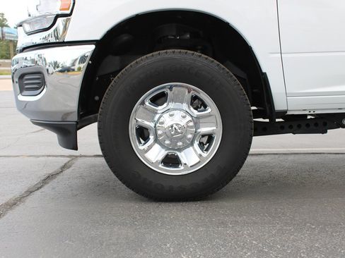 Used 2024 RAM 2500 Tradesman w/ Chrome Appearance Group AWD/4WD image 28