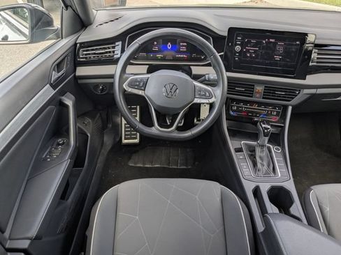 Used 2025 Volkswagen Jetta Sport FWD image 17