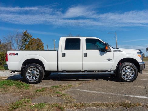 Used 2015 Ford F250 XLT w/ XLT Interior Package image 4