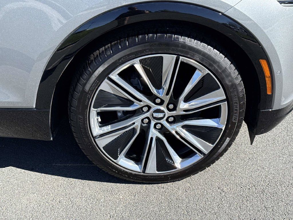Used 2026 Cadillac Lyriq Signature Luxury w/ Nappa Leather Package AWD/4WD image 14