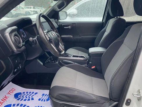 Used 2021 Toyota Tacoma TRD Sport image 8