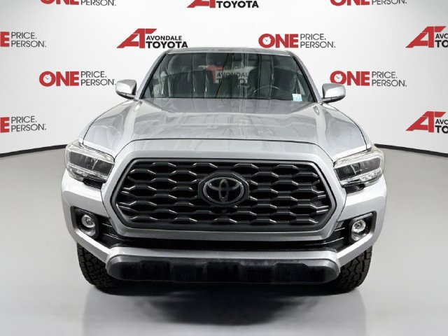 Certified 2020 Toyota Tacoma TRD Off-Road w/ TRD Premium Off Road Package AWD/4WD image 3