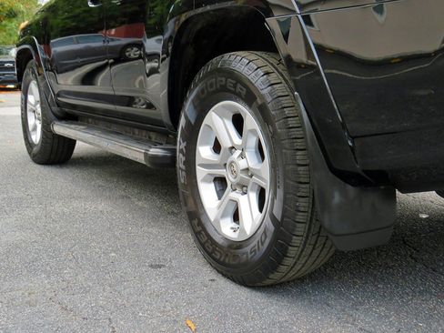 Used 2015 Toyota 4Runner SR5 image 34