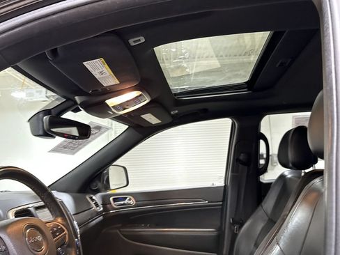 Used 2017 Jeep Grand Cherokee Limited AWD/4WD image 20