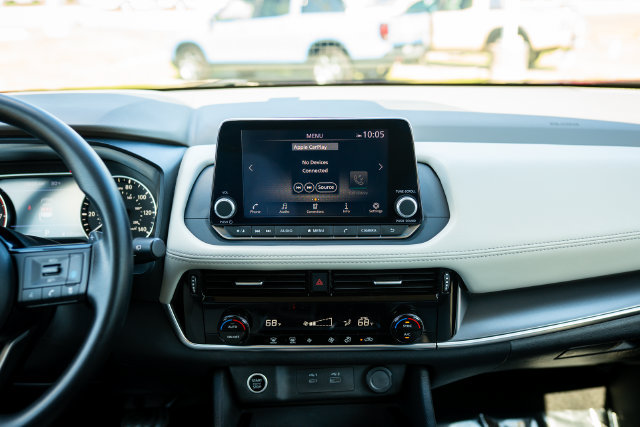 Used 2023 Nissan Rogue SV FWD image 7