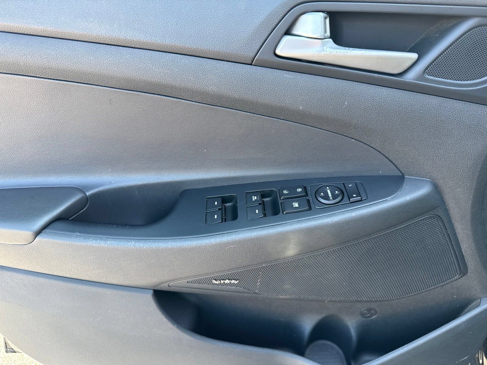 Used 2020 Hyundai Tucson Sport FWD image 17