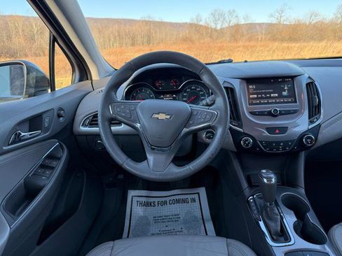 Used 2017 Chevrolet Cruze Premier image 12