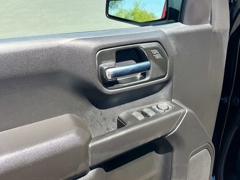 Used 2025 Chevrolet Silverado 1500 Custom Trail Boss w/ Turbomax Blackout Package AWD/4WD image 17