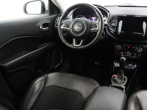 Used 2019 Jeep Compass Latitude FWD image 27