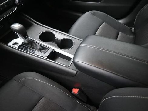 Used 2025 Nissan Altima 2.5 SV image 31