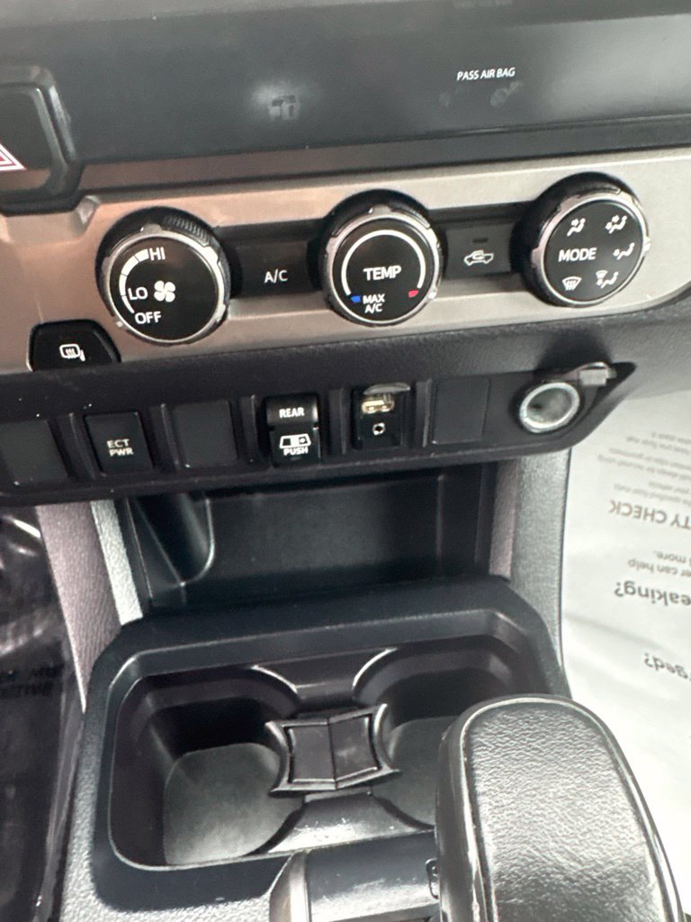 Used 2019 Toyota Tacoma SR5 RWD image 9