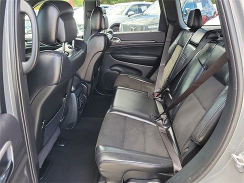 Used 2019 Jeep Grand Cherokee Altitude image 13