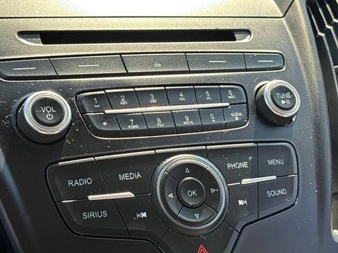 Used 2018 Ford Escape SE AWD/4WD image 16