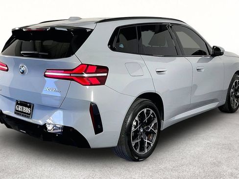 Used 2025 BMW X3 xDrive30i AWD/4WD image 2