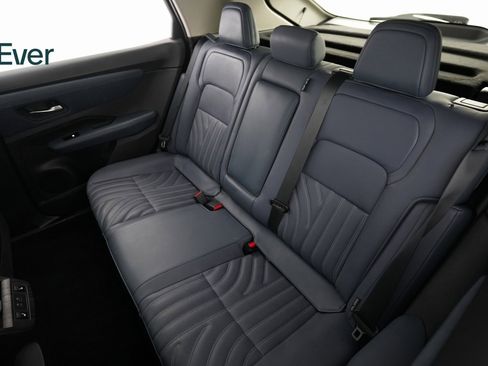 Used 2024 Nissan Ariya AWD image 10